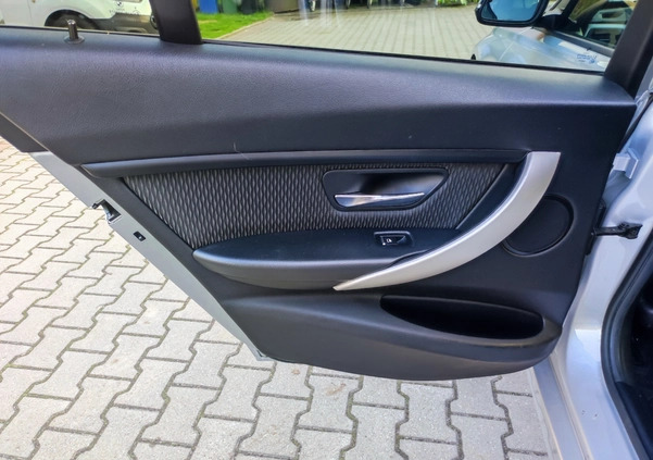 BMW Seria 3 cena 63500 przebieg: 89425, rok produkcji 2016 z Serock małe 631